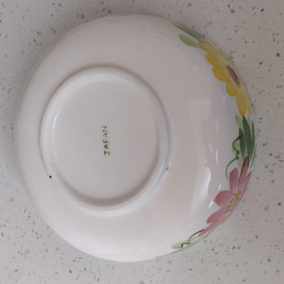 Crocus Bowl, distributed by Regal Gifts. One defect noted in pictures. - Picture 3 of 6